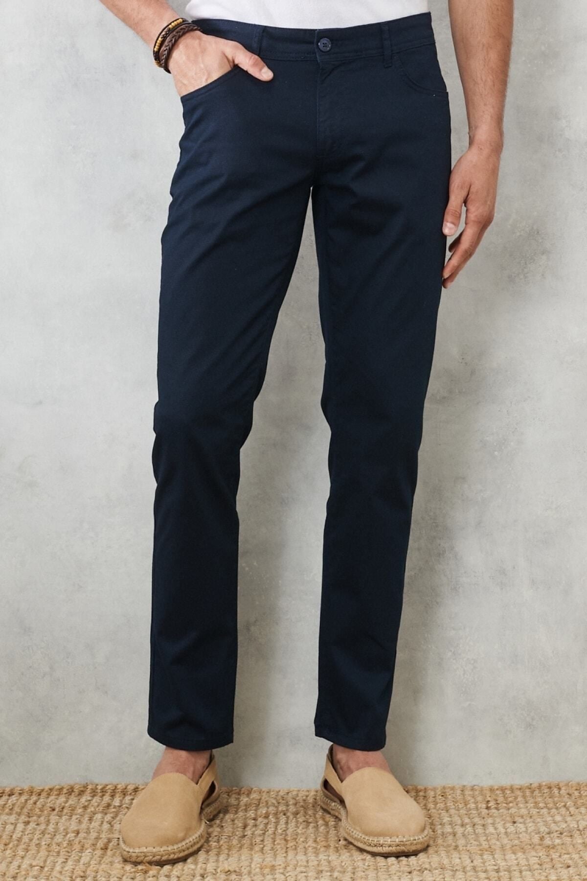 Men's navy blue slim fit narrow cut 5 pocket flexible chino pants