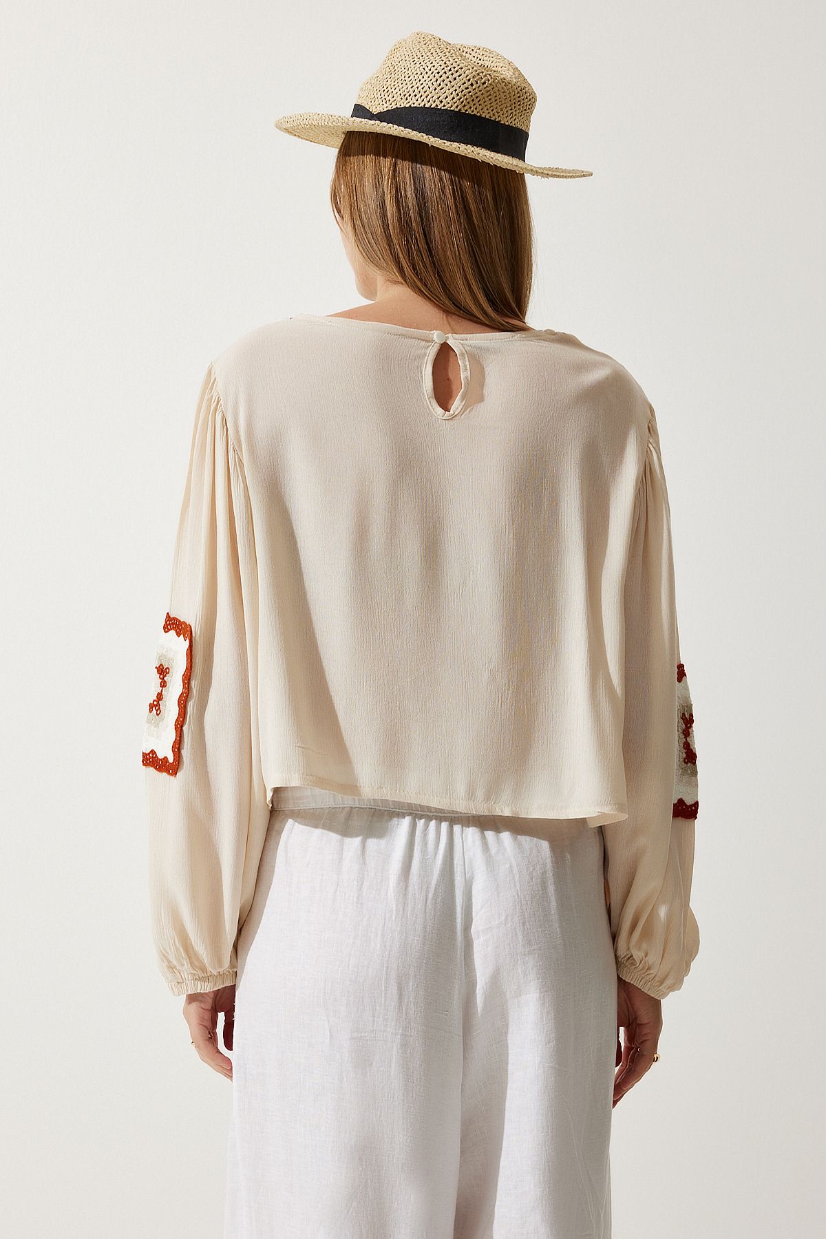 Women's Cream Embroidery Woven Blouse ES00157