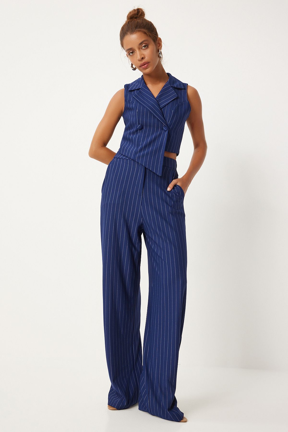 Woman Navy blue fine striped cruve collar vest pants set to00149