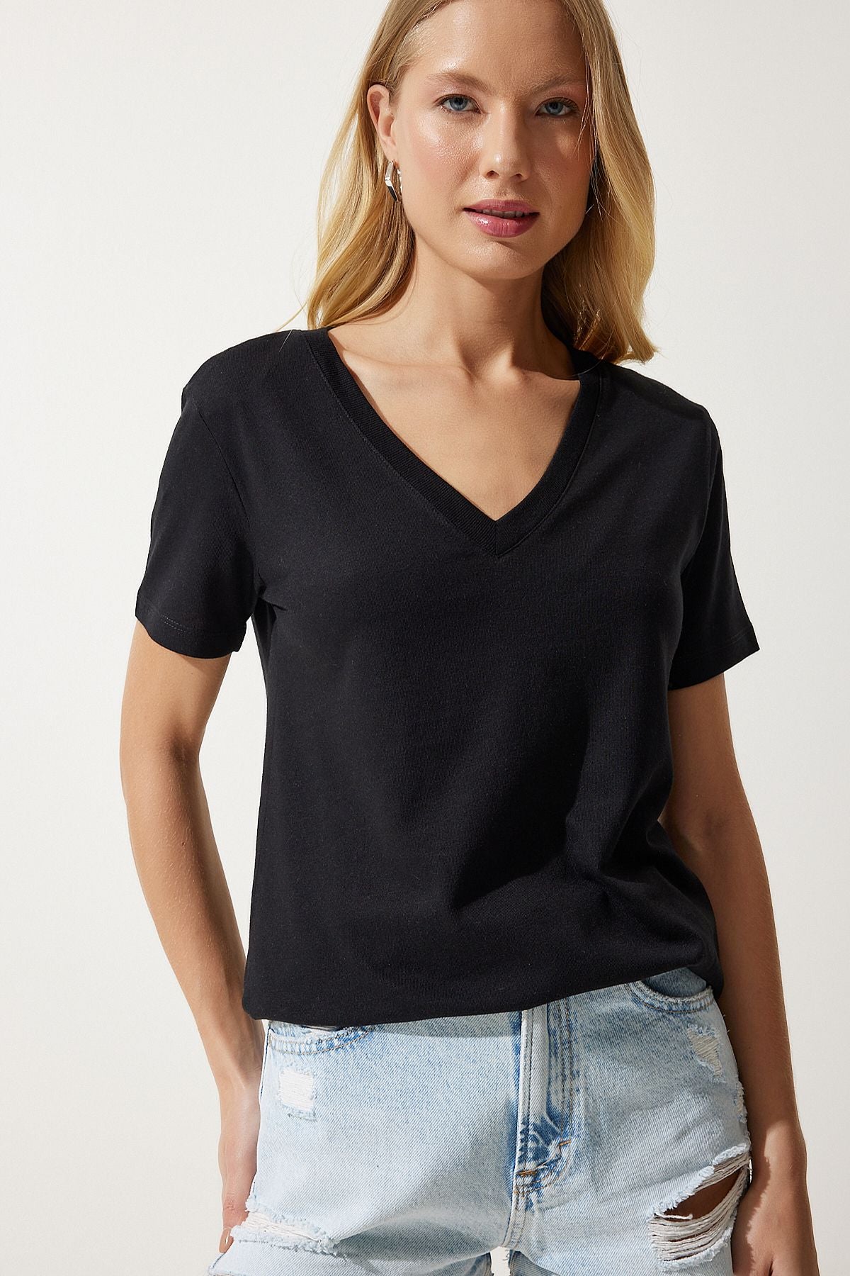 Female Black V-Neck Modal Knitting T-Shirt HW00009