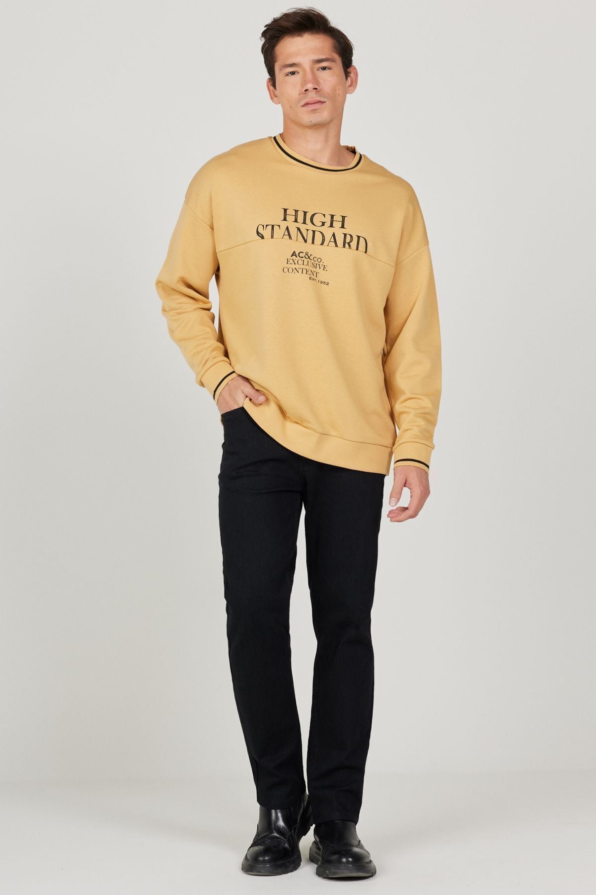 Men's mustard overwhelm