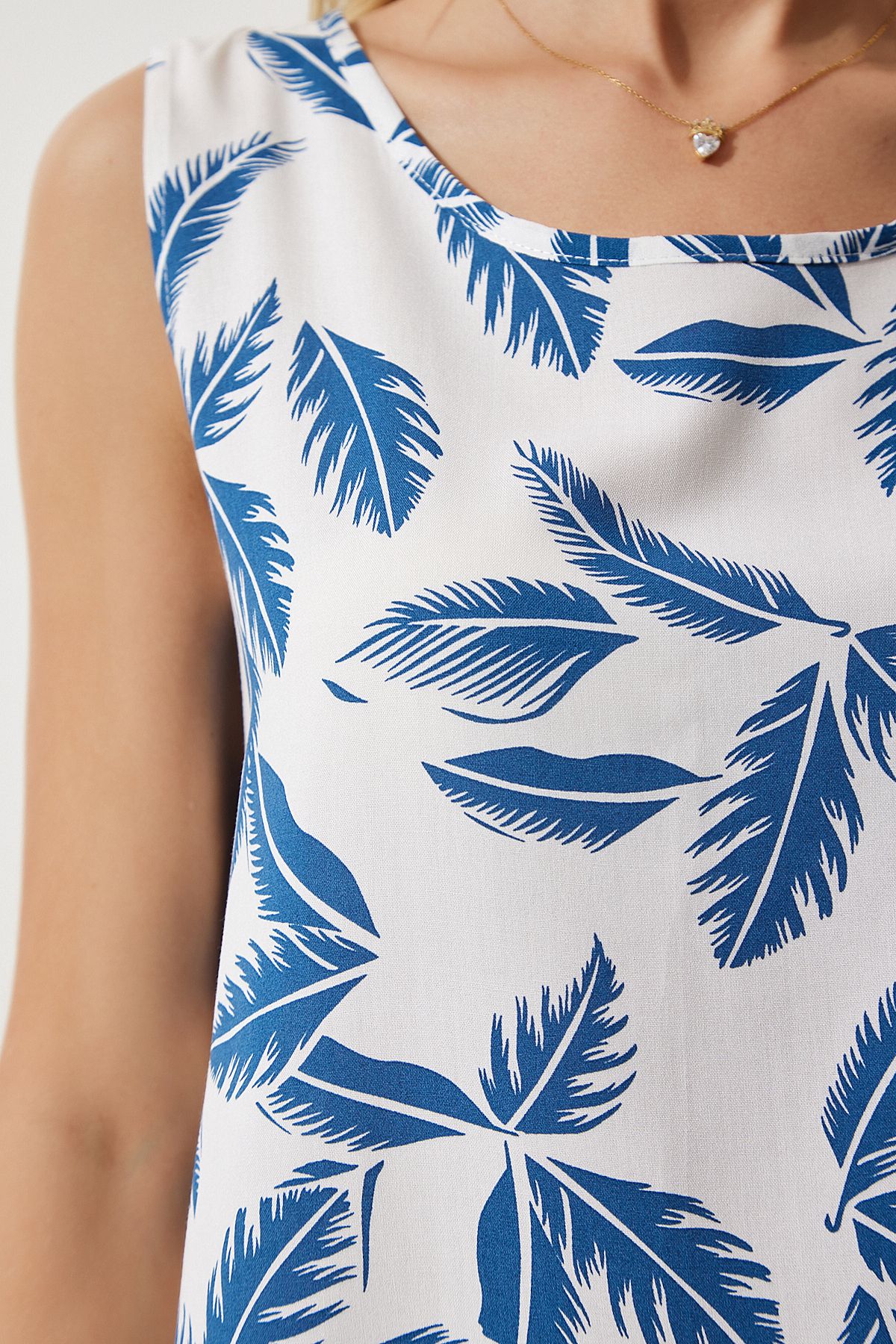 Woman White Navy Blue Patterned Kenten Viscose Mini Dress BH00343