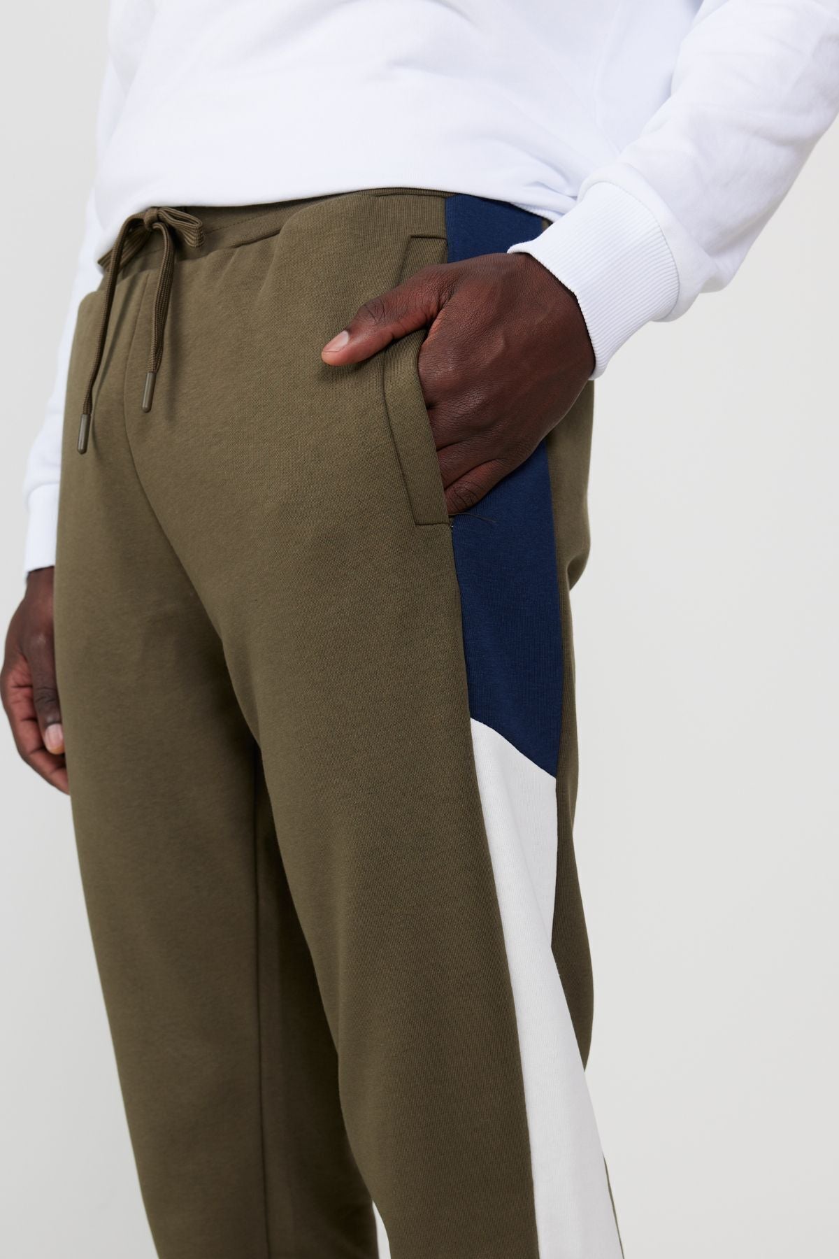 Male Khaki Standard Fit Normal Cutter Cotton Satatoes Six