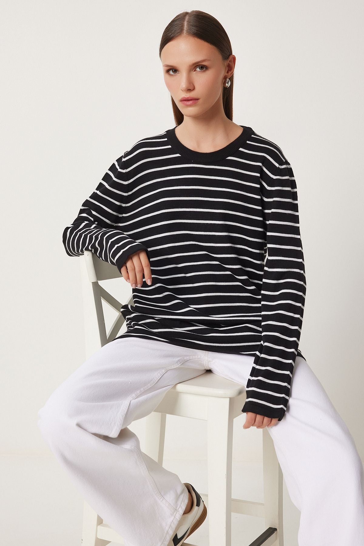 Woman Black and White Striped seasonal knitwear sweater KB00041