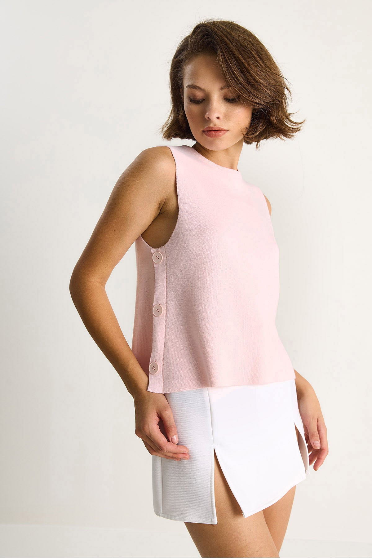 Women's Crew Neck Side Button Accessory Knitted Blouse 20247586