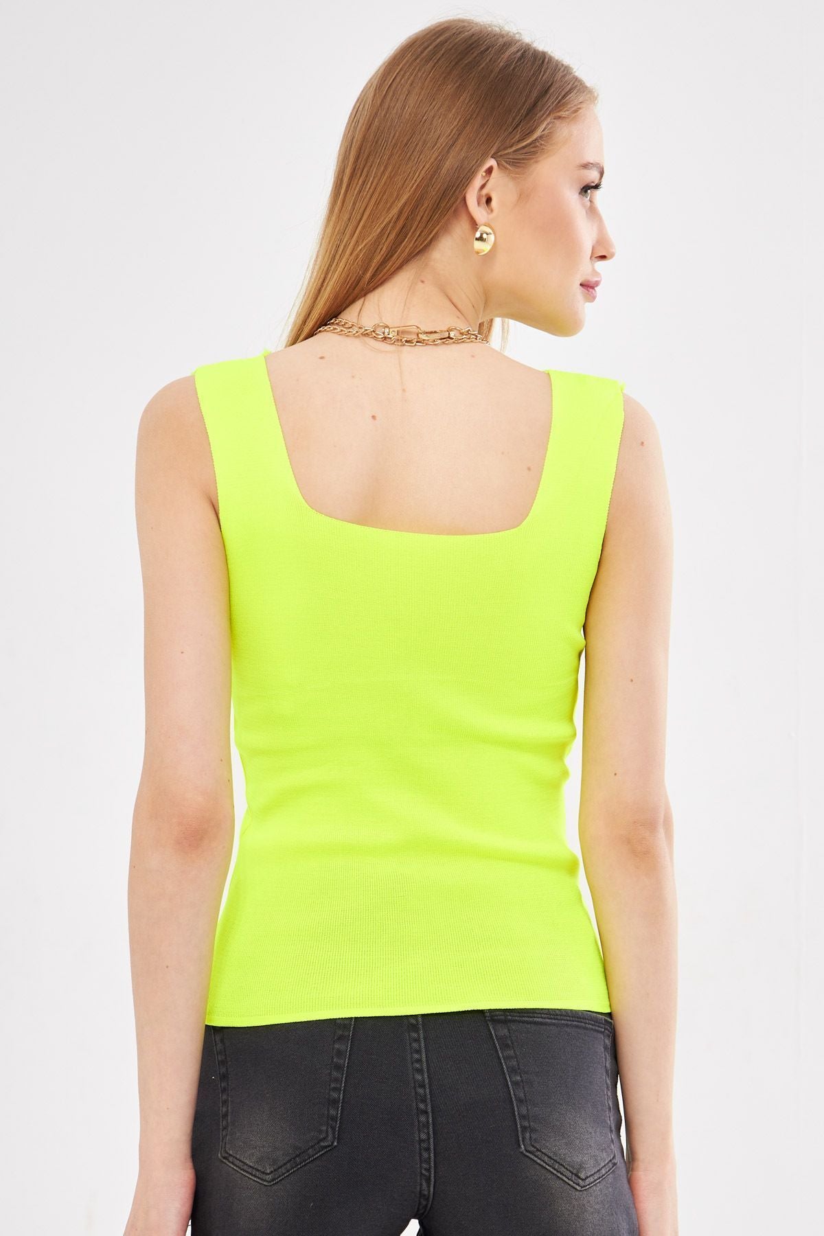 Woman neon yellow thick strap scchbling blouse ARM-23Y069001