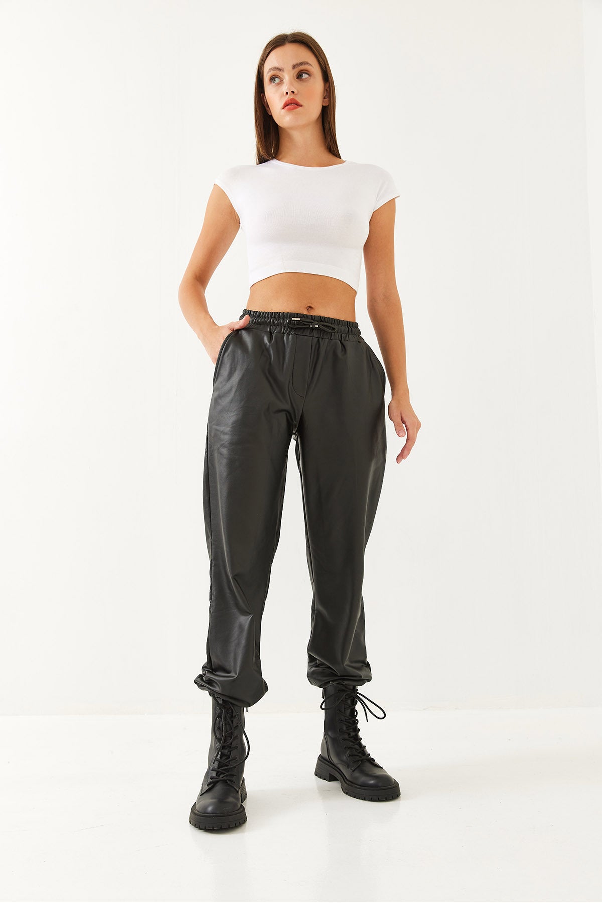 Women's Waist and Leg Elastic Leather Trousers 40201018