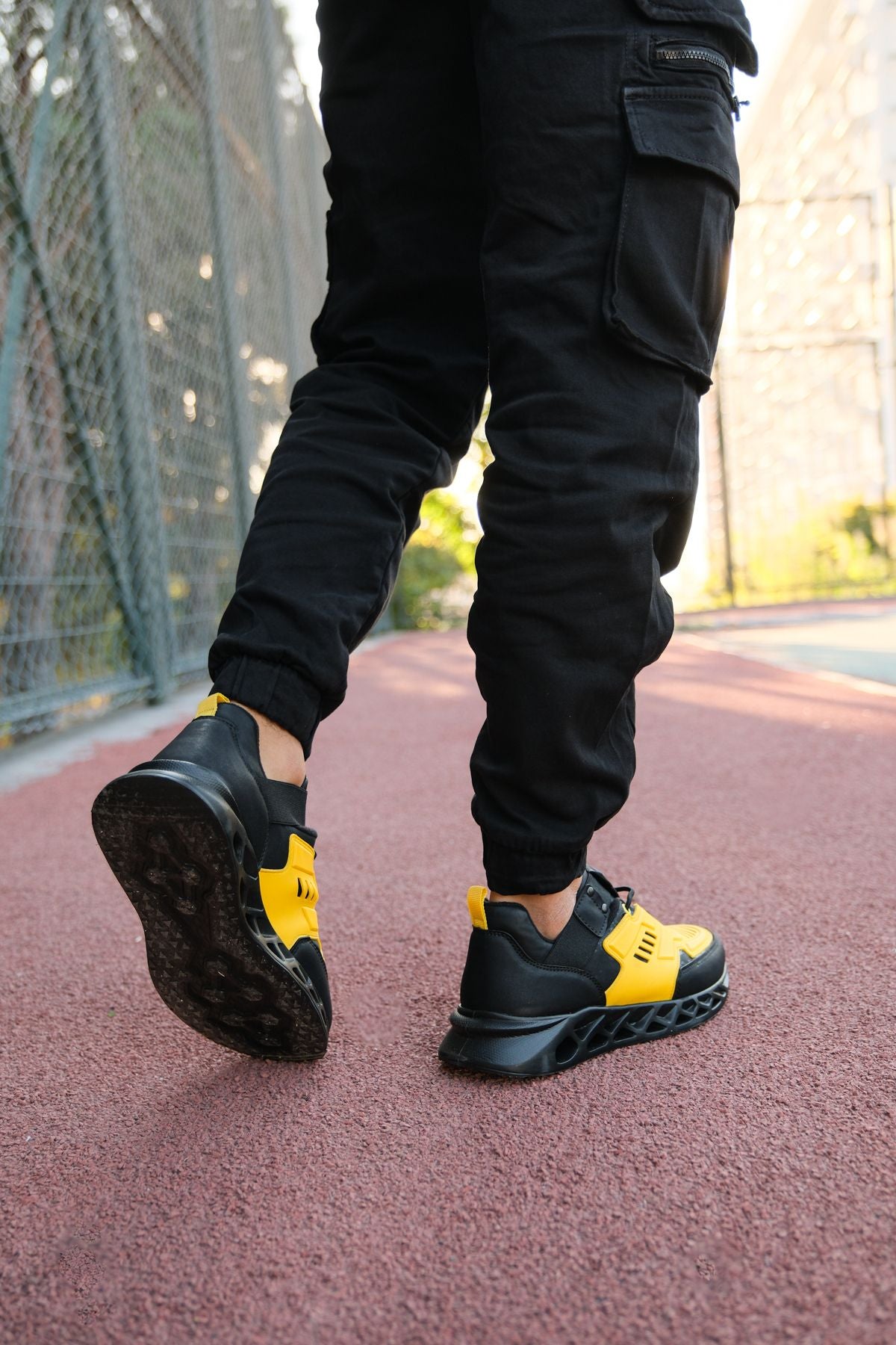 Black Yellow Men Sneaker 00122021