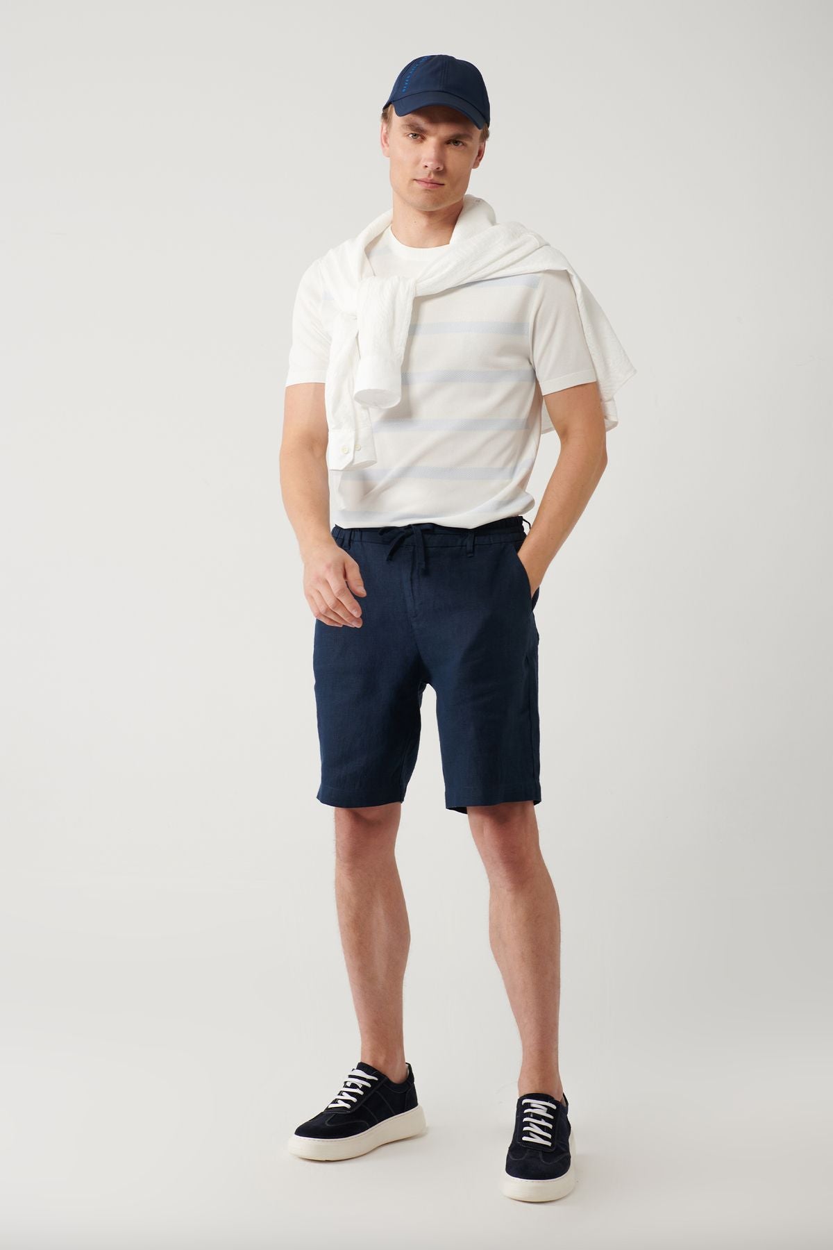 Men's Navy Blue Waist Tire 100 %Linen Assos Short A41y3710