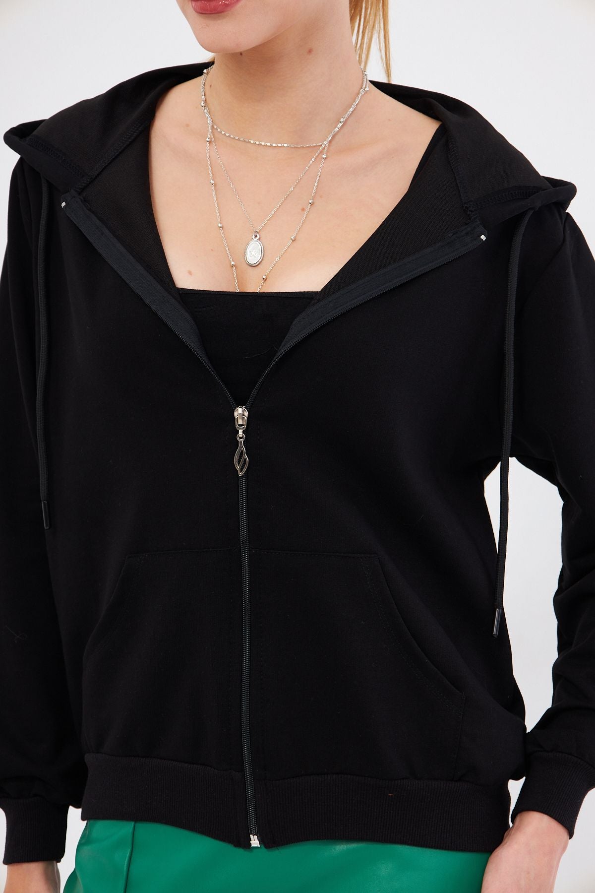Female black front zipper pocket hooded Sweatshirt ARM-22Y024057