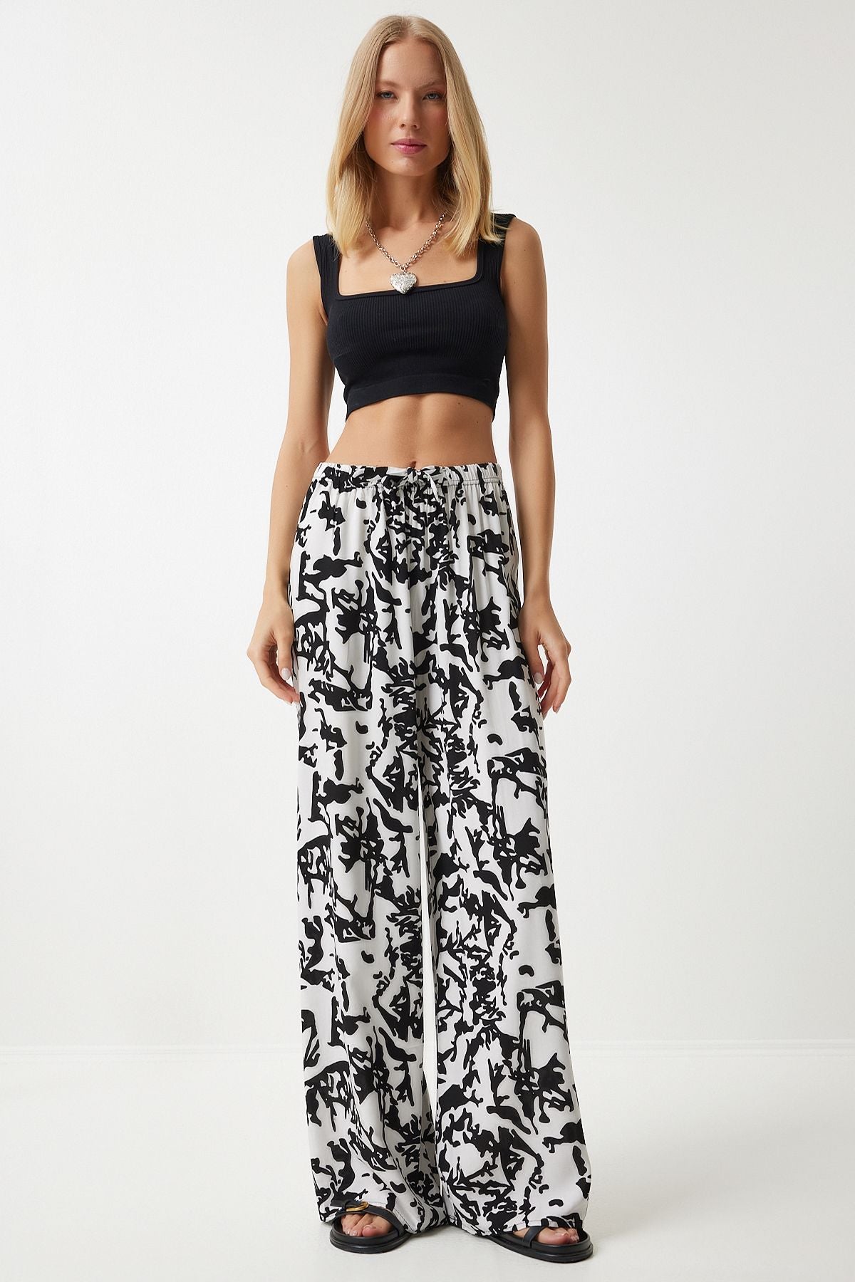 Woman White Live Black Patterned Casting Viscose Palazzo Pants EN00606