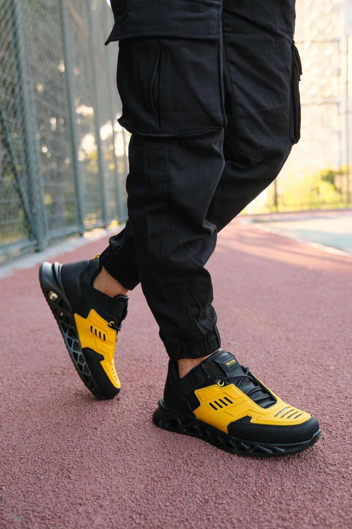 Black Yellow Men Sneaker 00122021