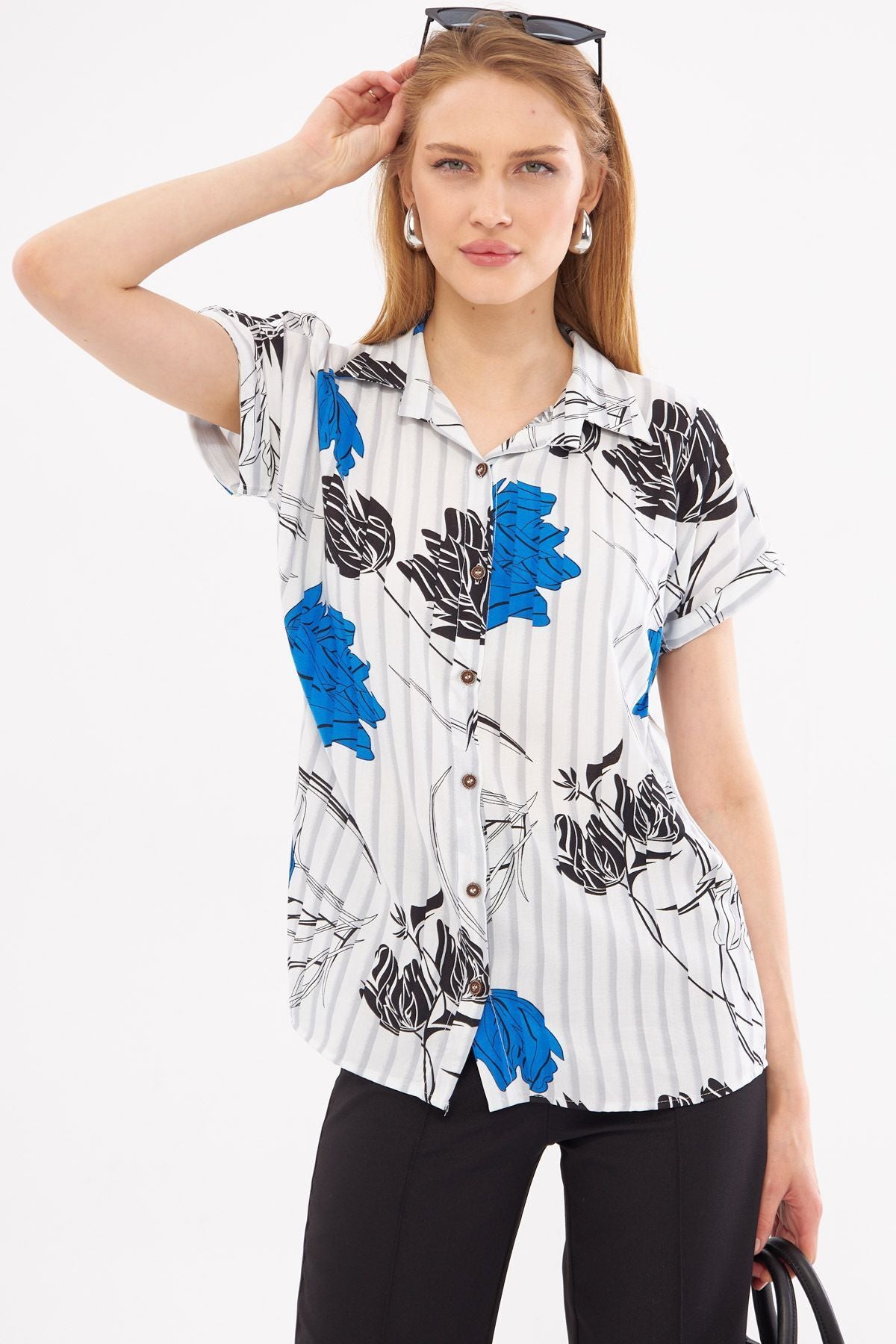 WOMEN'S SPRING PATTERN SHORT SOLT SHIRT ARM-221052