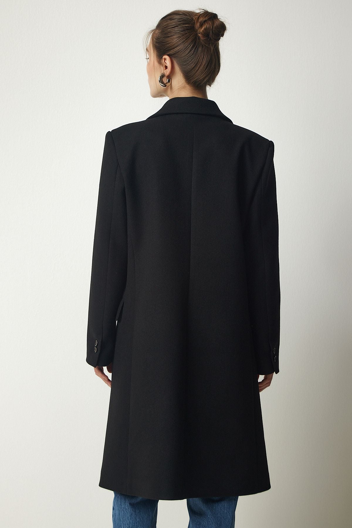 Female Black Cruve Yaka buttoned stamp coat to00114