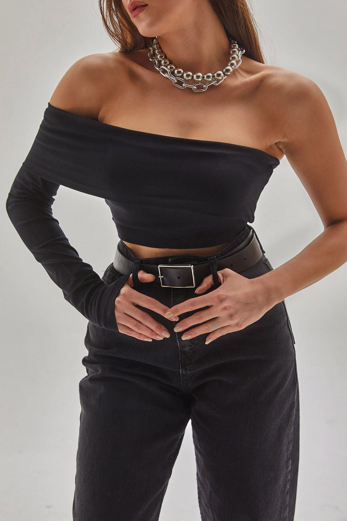 WOMEN'S SINGLE ARM DETAILED STRAPLEZ BLOSE 60121009