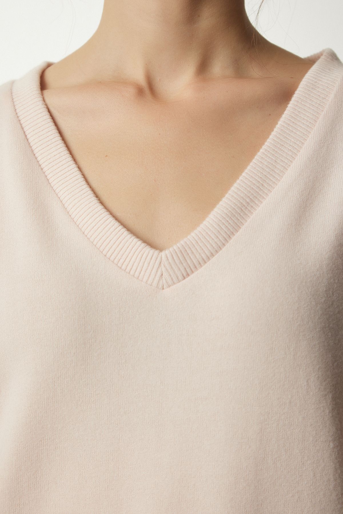 Women's Cream V neck Yumoş Knitting Sweater UB00197