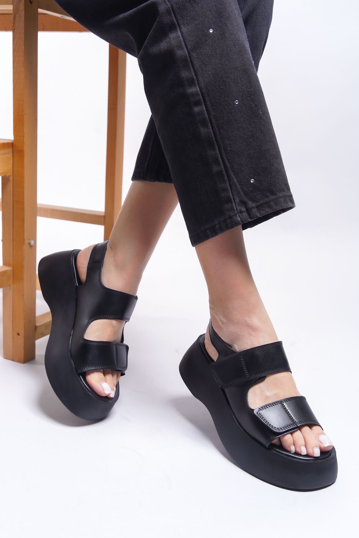 Olnesari Woman Sandals 0012804 Black Skin