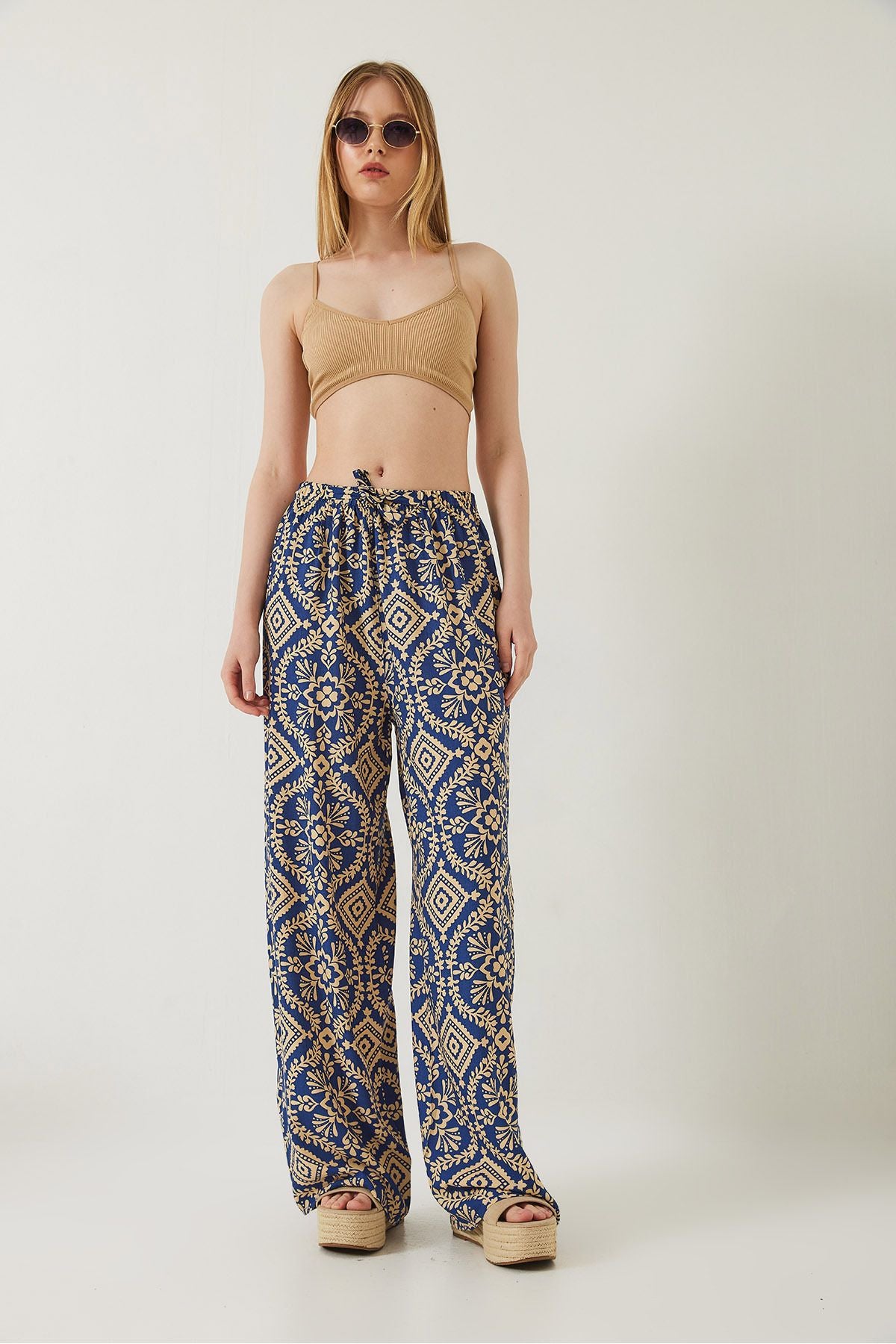 Female -linked patterned viscose pants 60261353