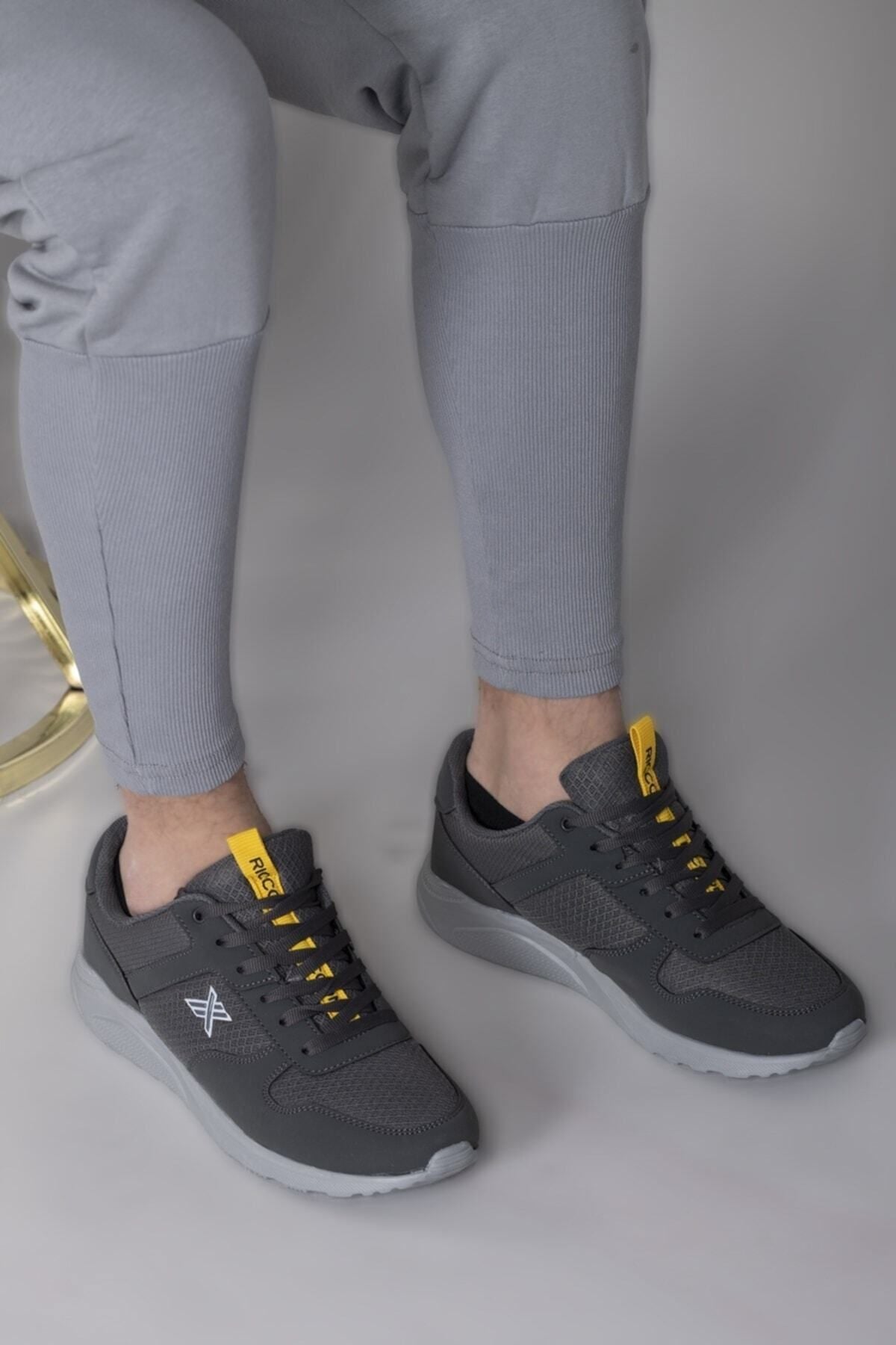 Super light smoked gray unisex sneaker 00124039