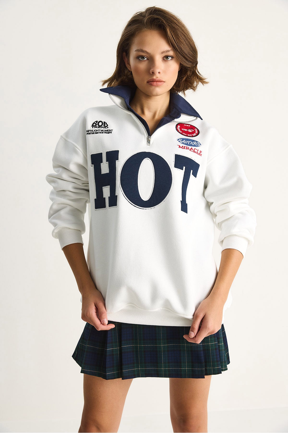 Women's Zippered Stand-Up Collar Embroidered Three Thread Ribbed Oversize Sweatshirt 10006 60284067