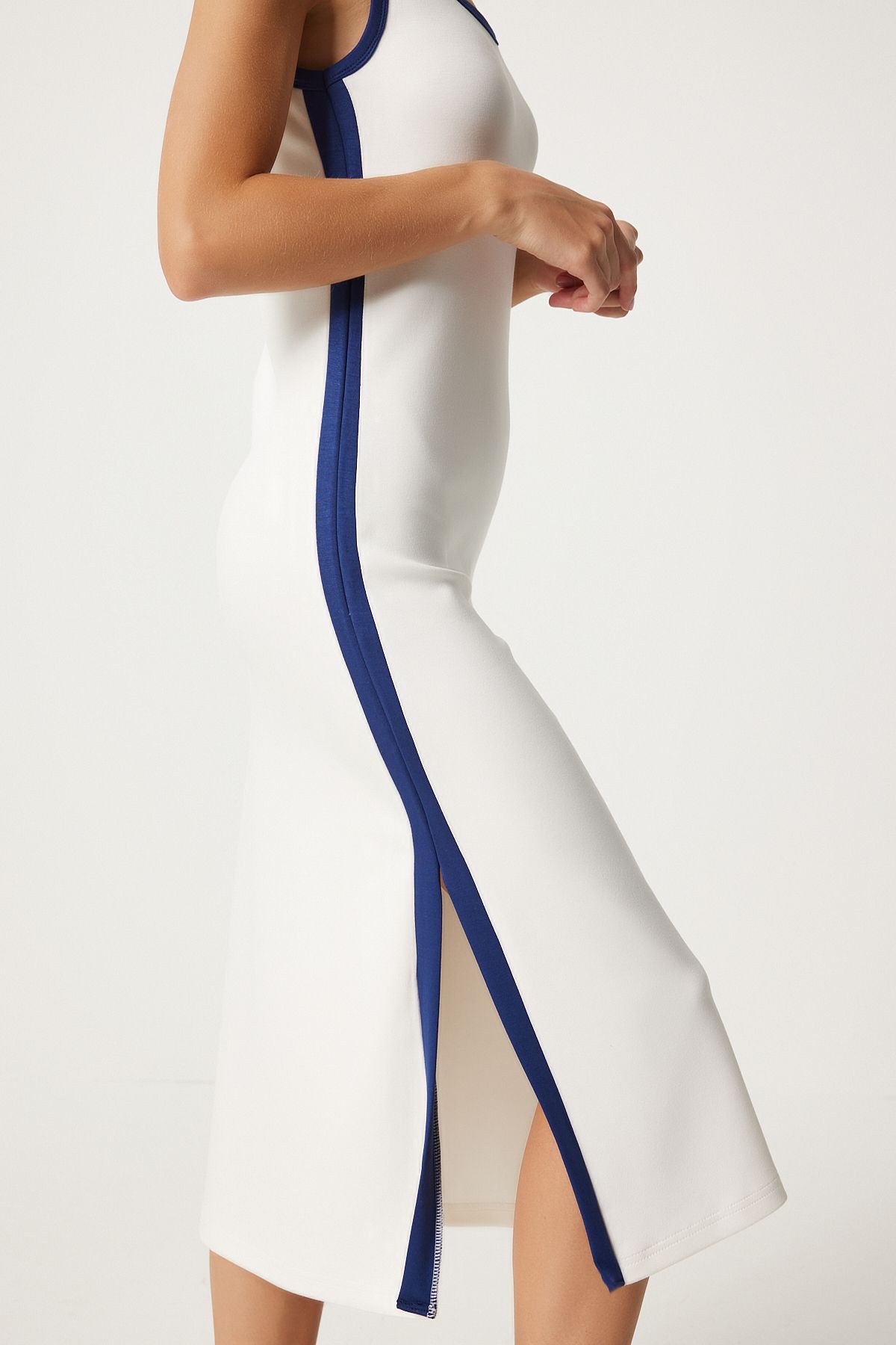 Woman White Contrast Ribbon Detailed Hanger Wrapping Knitting Dress HW00013
