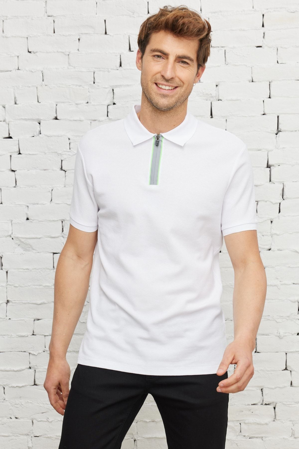 Men's white slim fit narrow cut polo collar 100 %cotton honeycomb pattern short sleeve t -shirt