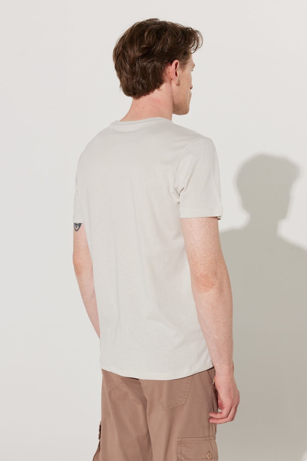 Men's gray slim fit narrow cut 100 %cotton bike collar Basic T -shirt