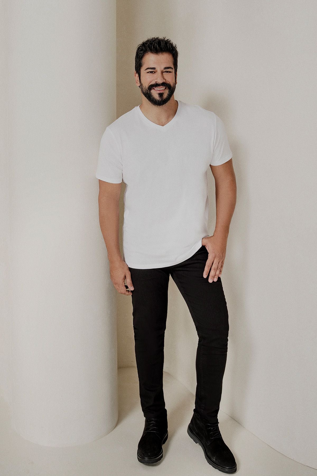 Men's White-Lacivert 2 V-neck 100 %cotton slim fit narrow cut Basic T-shirt