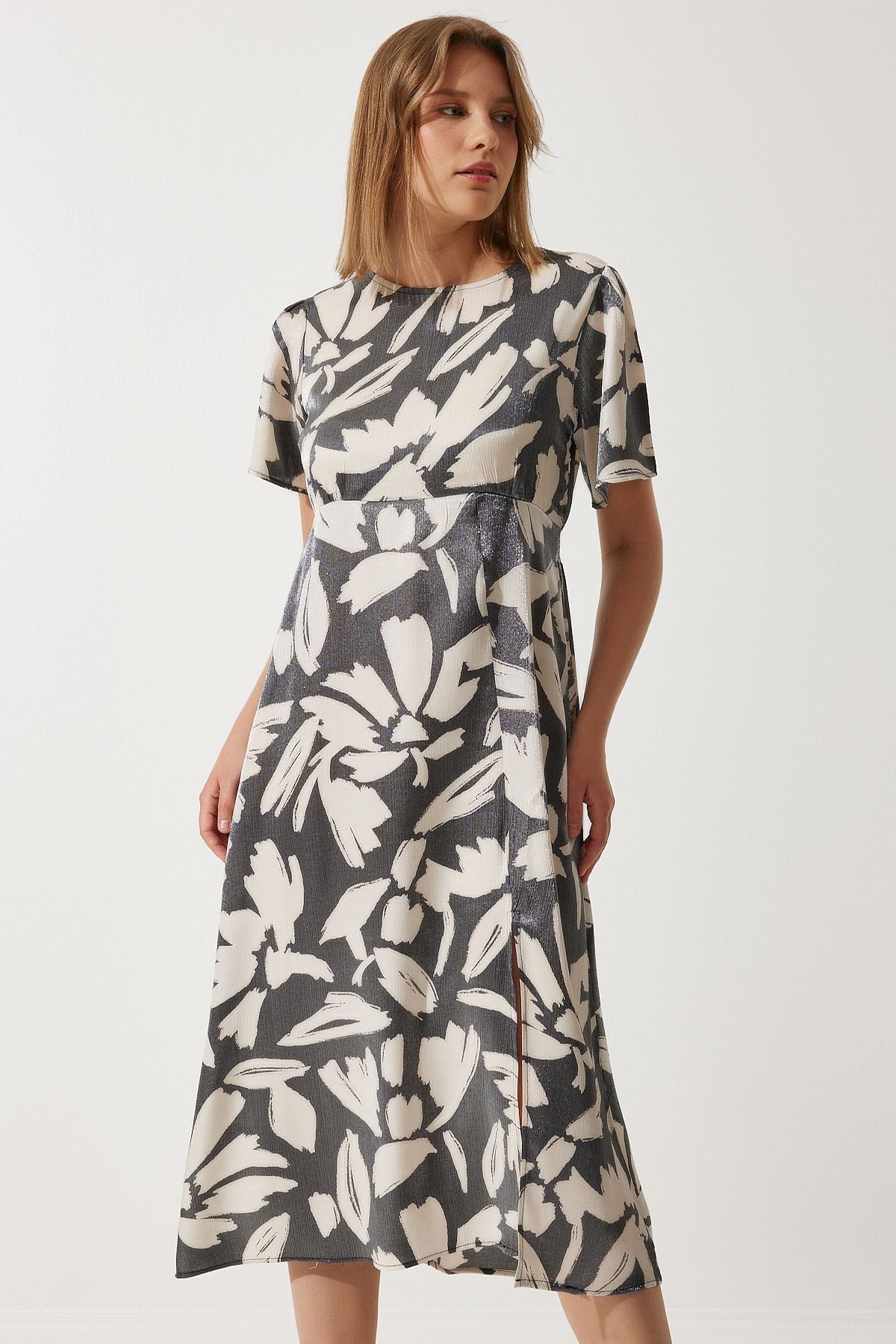 Woman Smature Solid Smature Summer Dress Cr00430 with Satin Surface