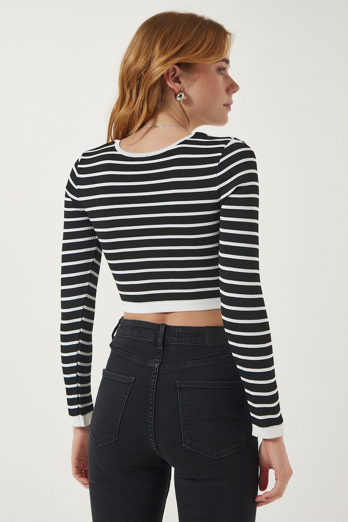 Female black striped wick Crop knitwear blouse PF00067