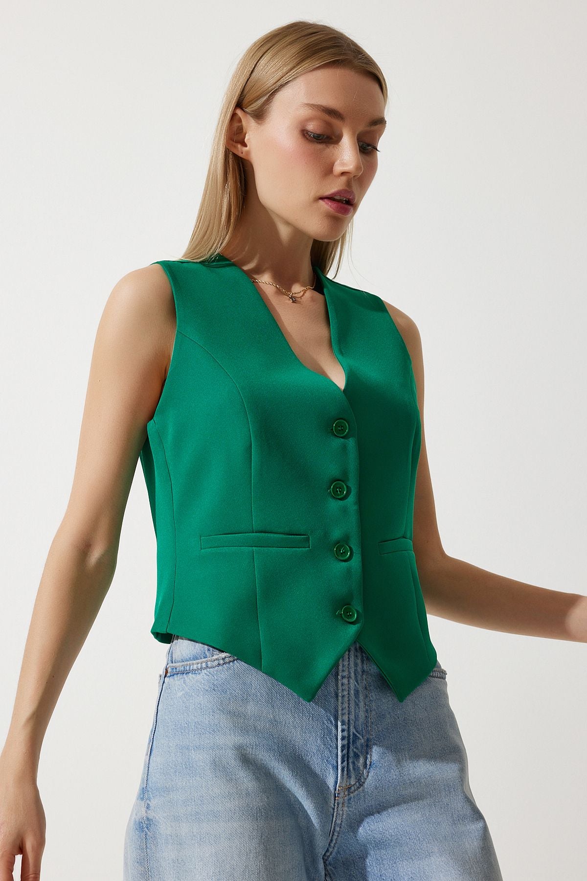 Woman Green Sitting on the Body Short Woven Vest To00048