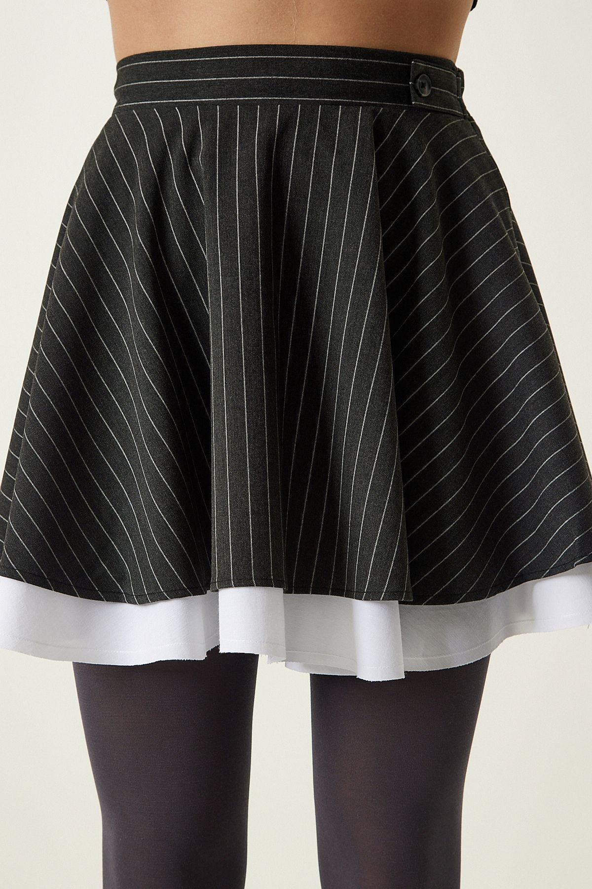 Woman Dark Gray striped Pleated Mini Woven Skirt DP00199