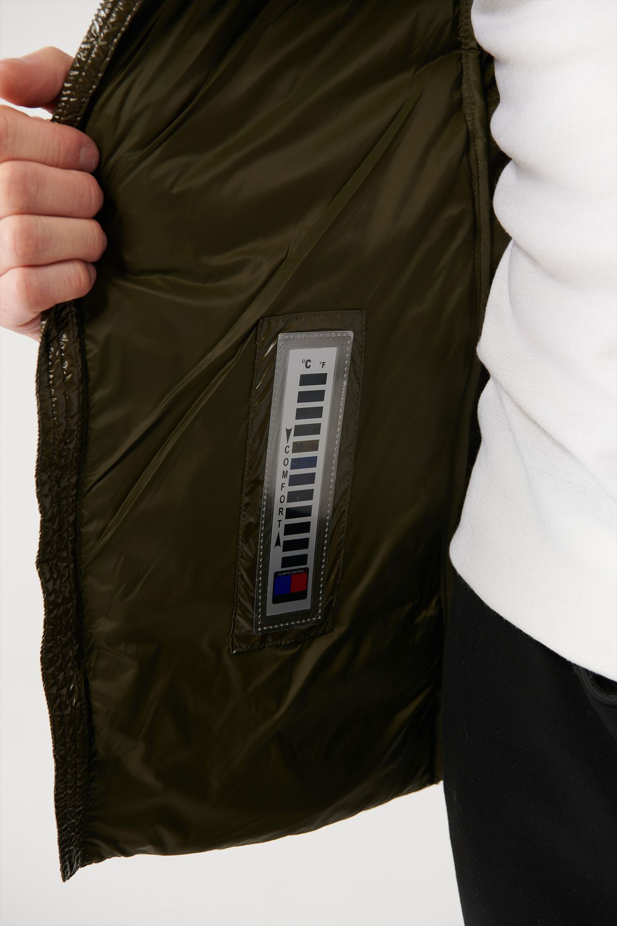 Men's Khaki Goose Feather Water Protector Windproof Fabric vertical collar bright swelling coat B006015