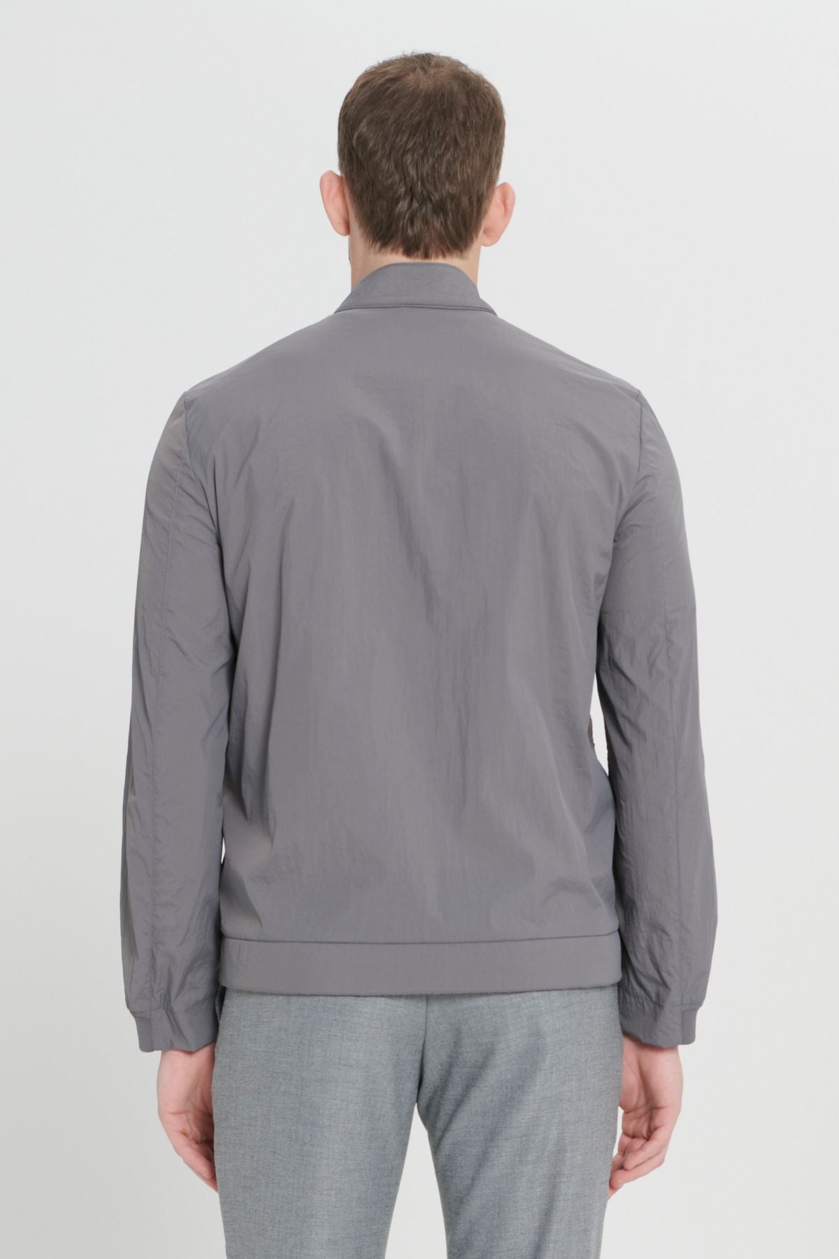Men's gray windproof standard standard fit normal cut hidden hooded side pocket fine coat