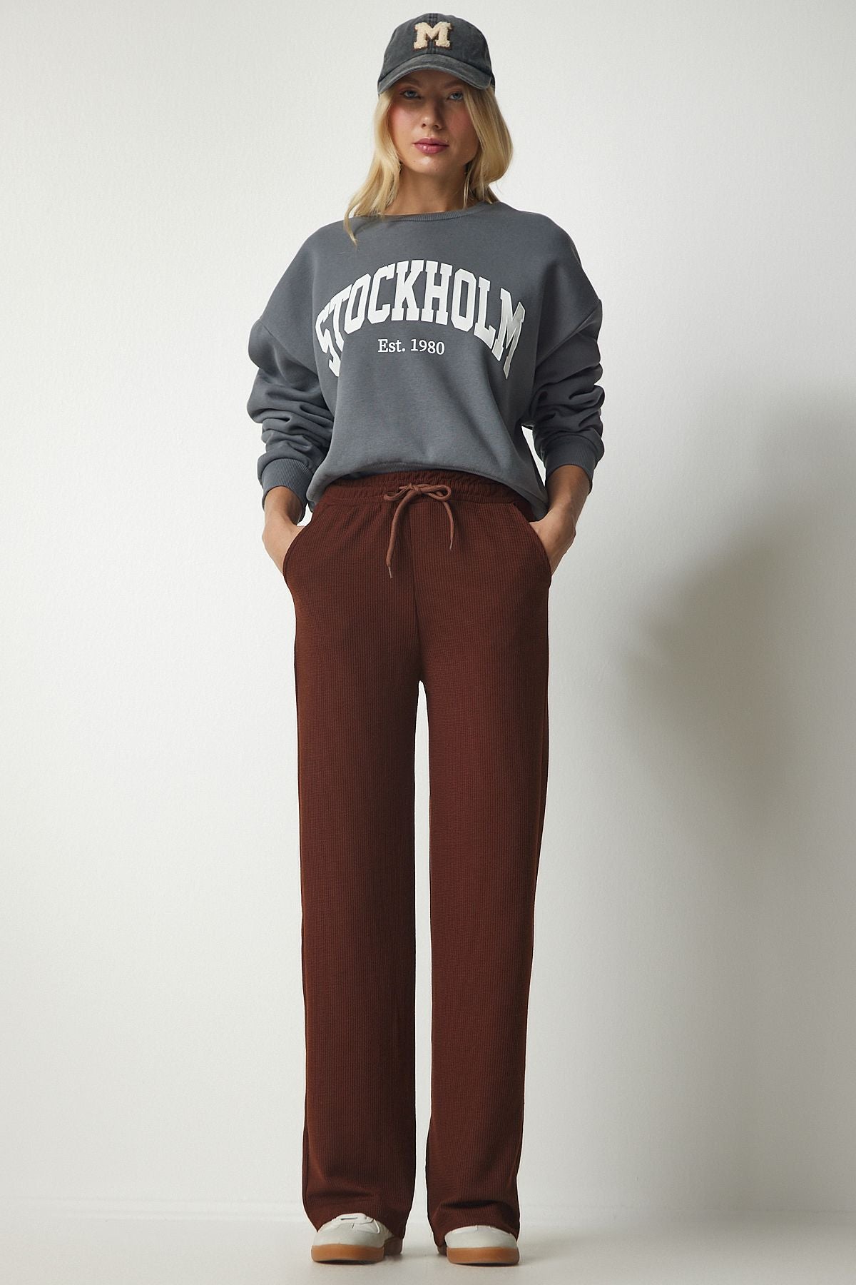 Female Brown Pocket Kashkorse Service Six Mc00219