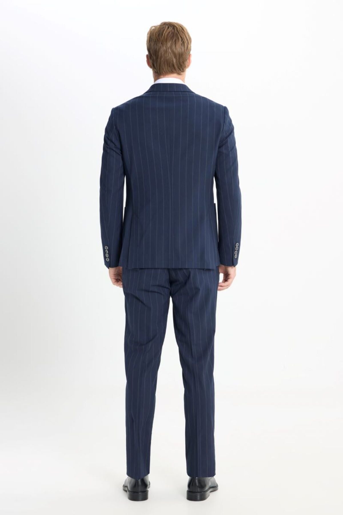 Slim fit narrow cut swallow collar striped cover pocket flexible navy blue-gray suit