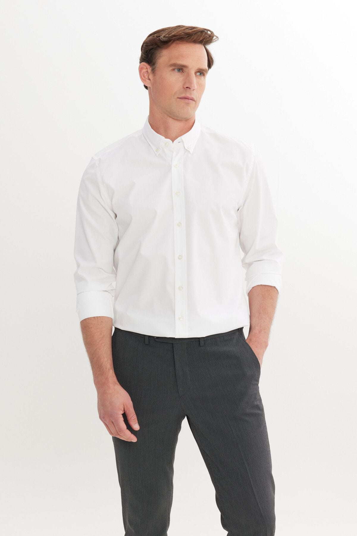 Men's White 100 %Cotton Tailorered Slim Fit Narrow Cutting button with button shirt