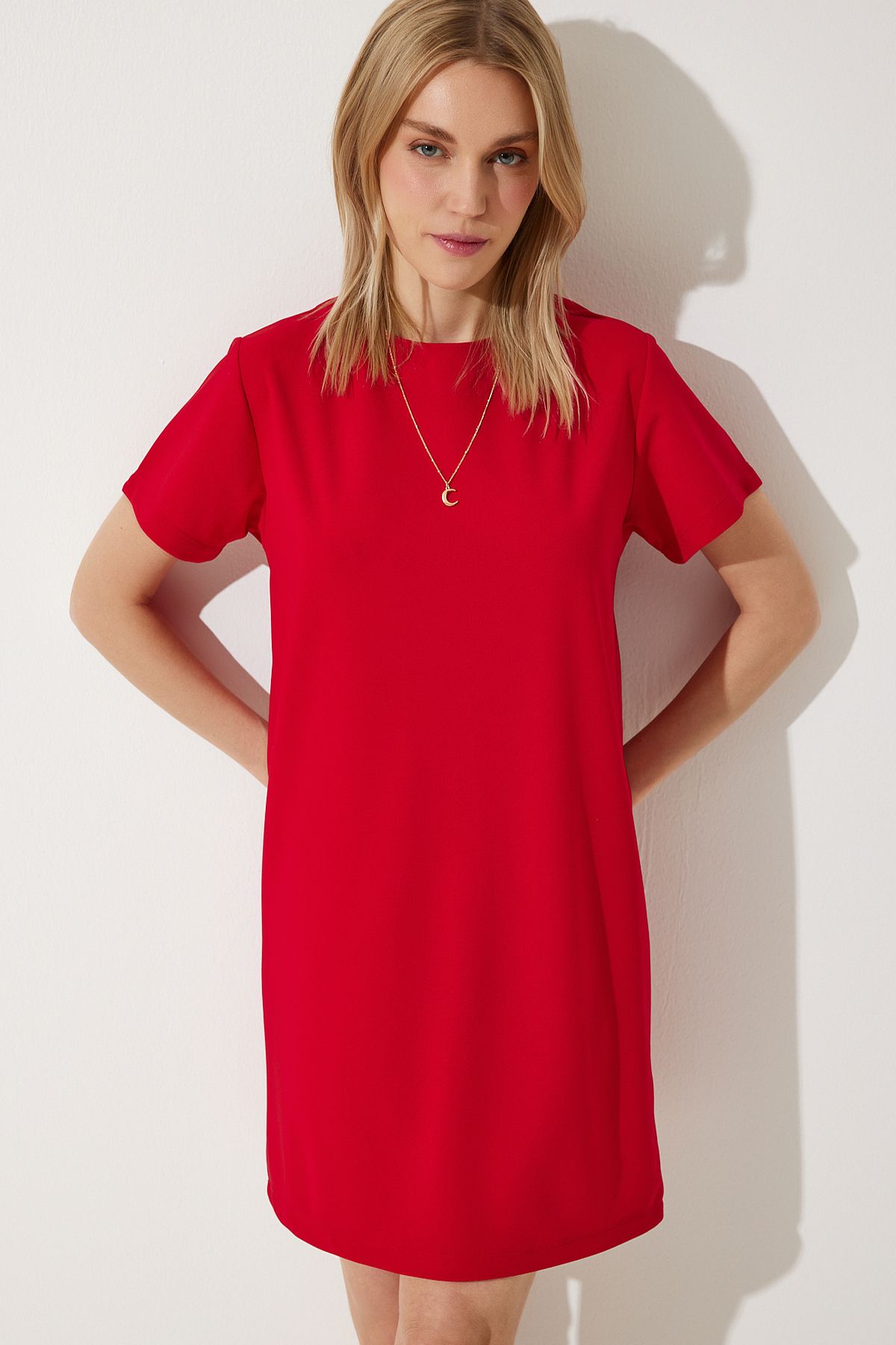 Woman Red Bike Neck Basic Crepe Dress to00136