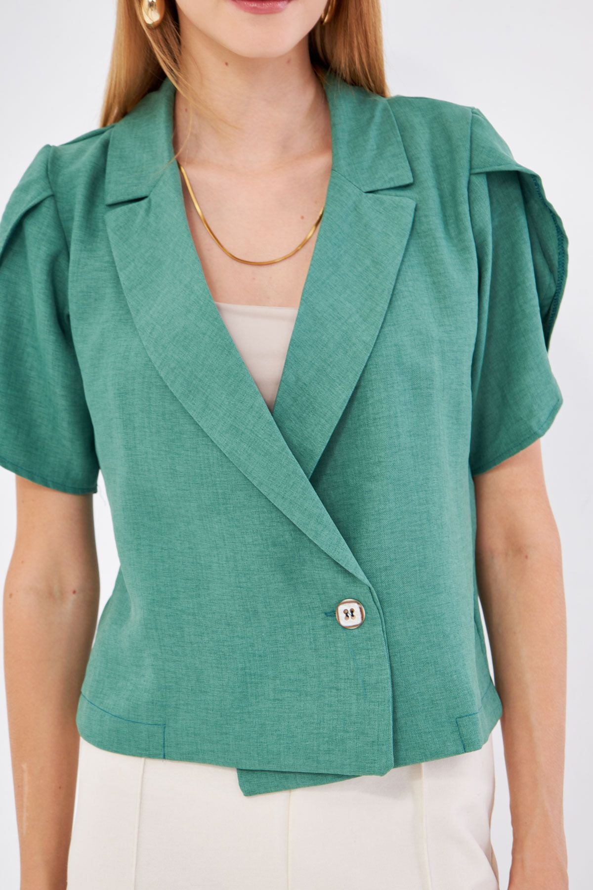 WOMEN DARK GREEN ARM SUSTMAC DETAILED CROP SHORT SOLD JACKET ARM-24Y001048