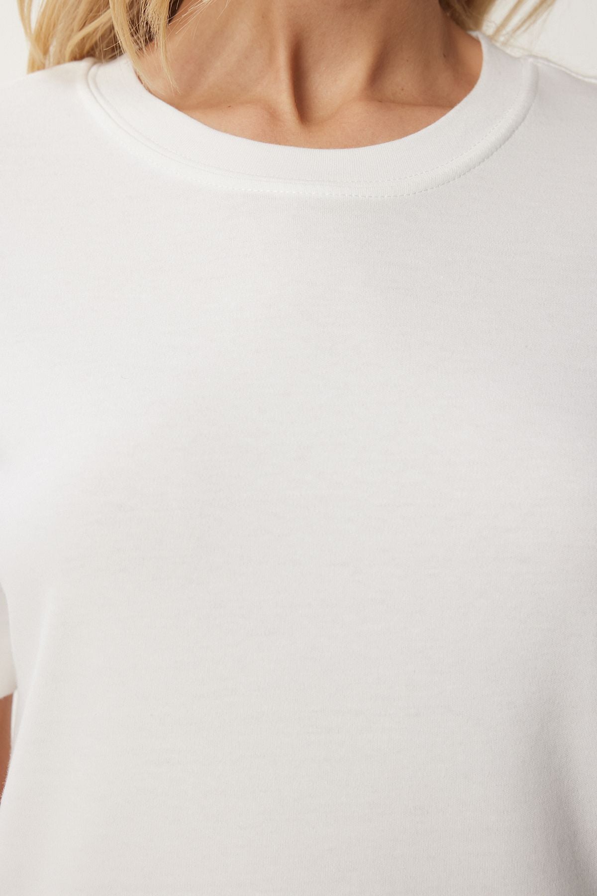 Woman White Cotton Basic Knitting T-Shirt AG00001