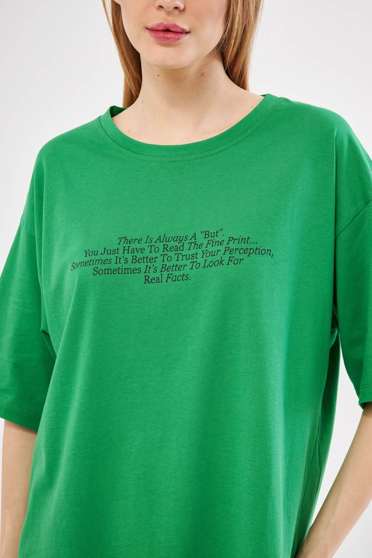 Woman Green Round Yaka in front of the Oversiz t-shirt ARM-24Y024013