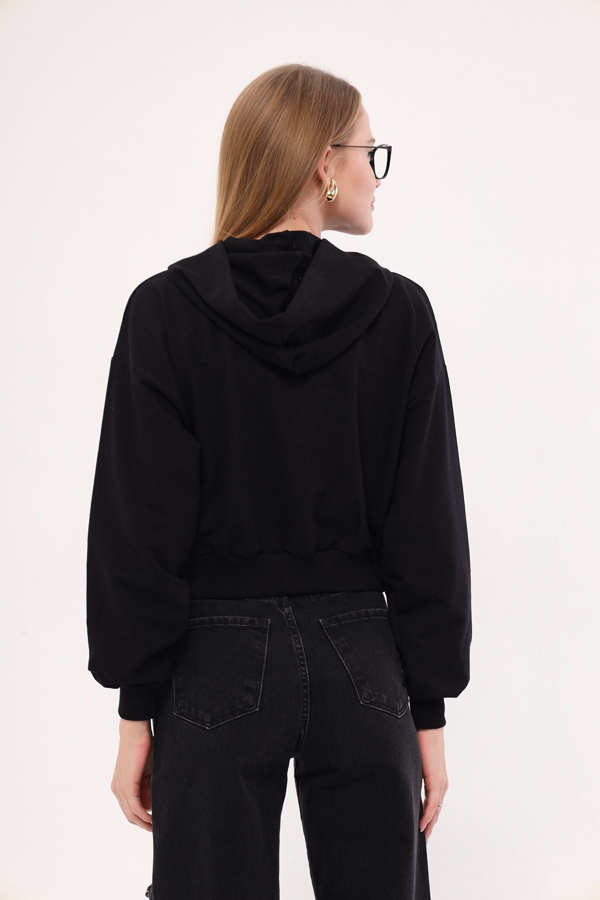 Women's Black front written hooded Crop sweatshirt ARM-25K001028