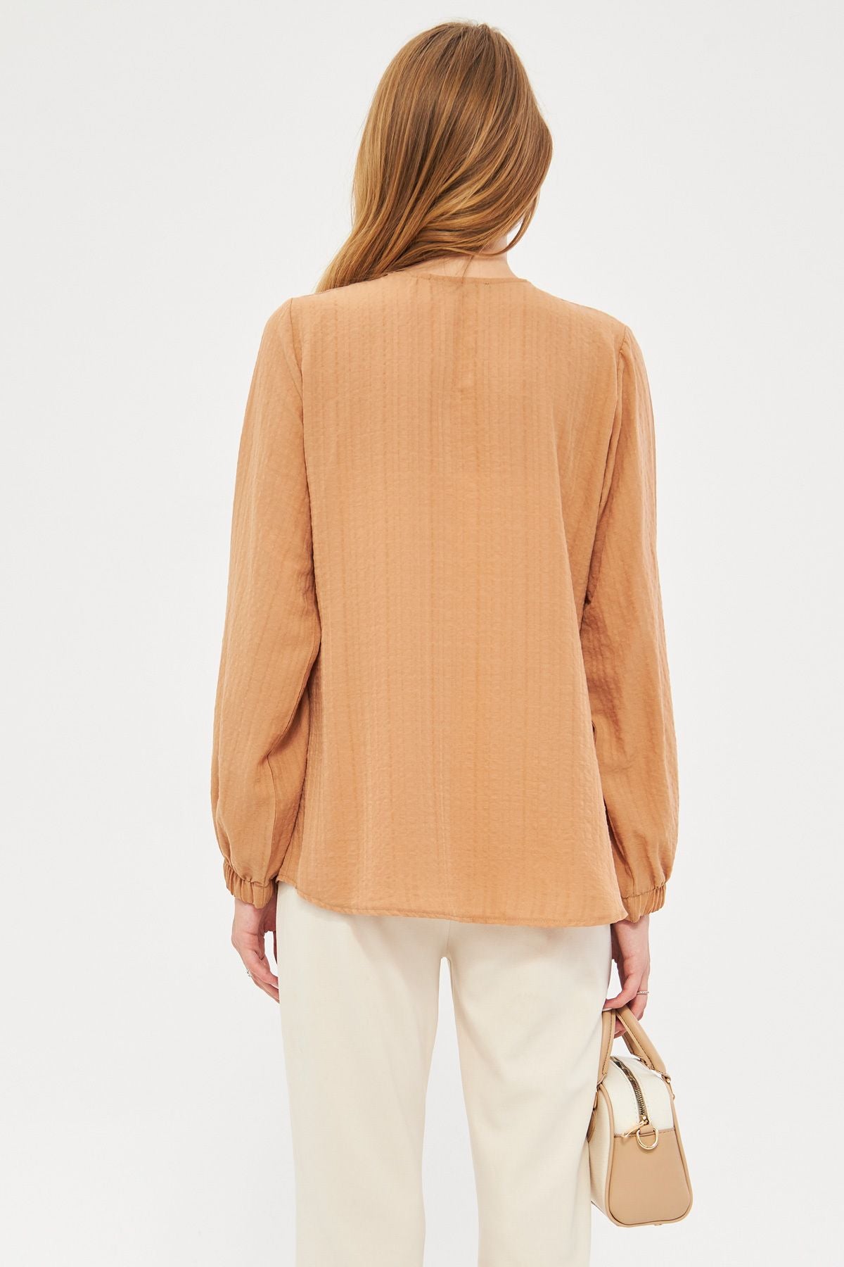 Female mink lever with a rubber shirt ARM-24K001002