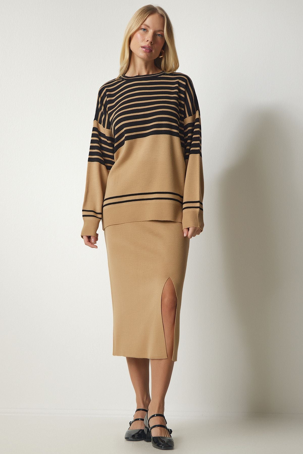 Female Biscuit Striped Sweater Skirt Knitwear Set Ki00104