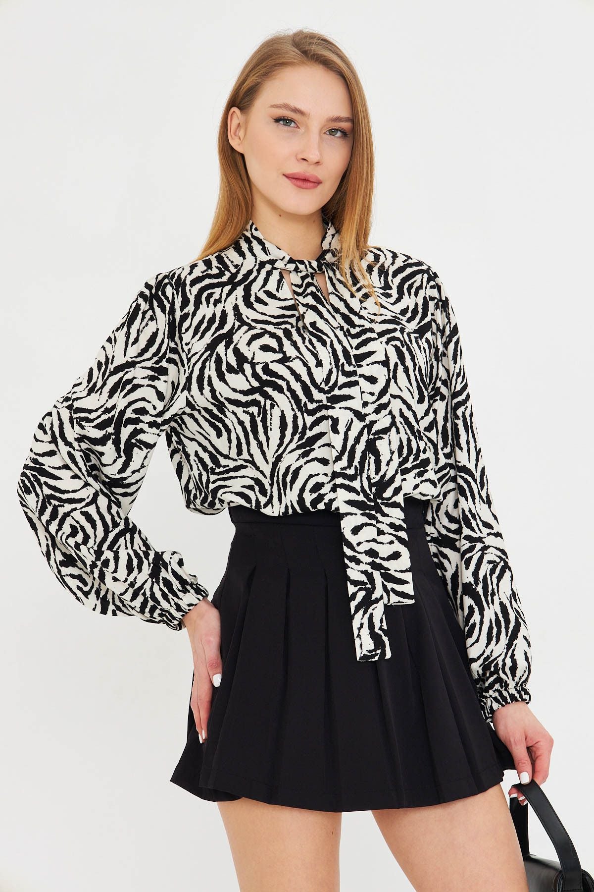 Female ecru collar connecting arm tire blouse ARM-25K001096