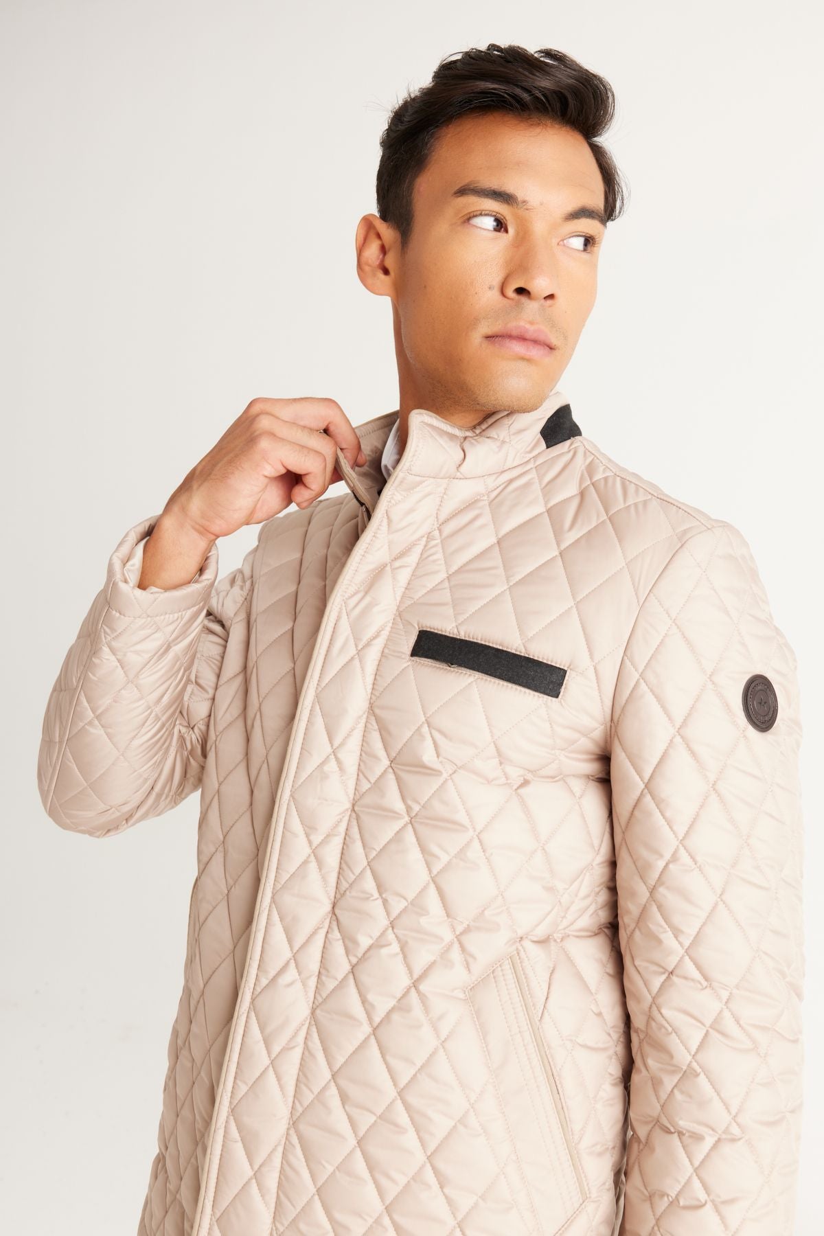 Men's beige standard fit normal cut upright collar quilting patterned coat