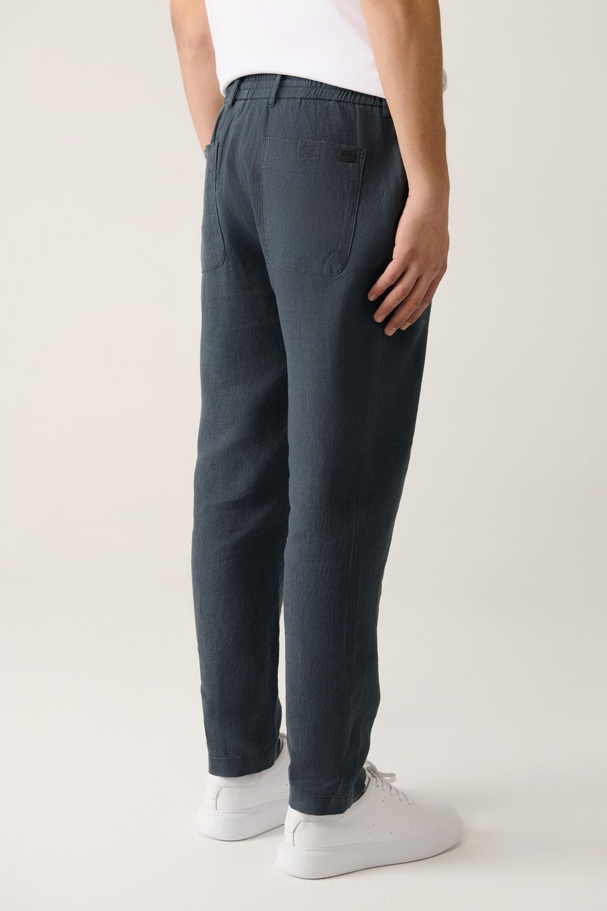 Men's anthracite waist tire 100 %linen pants B003032