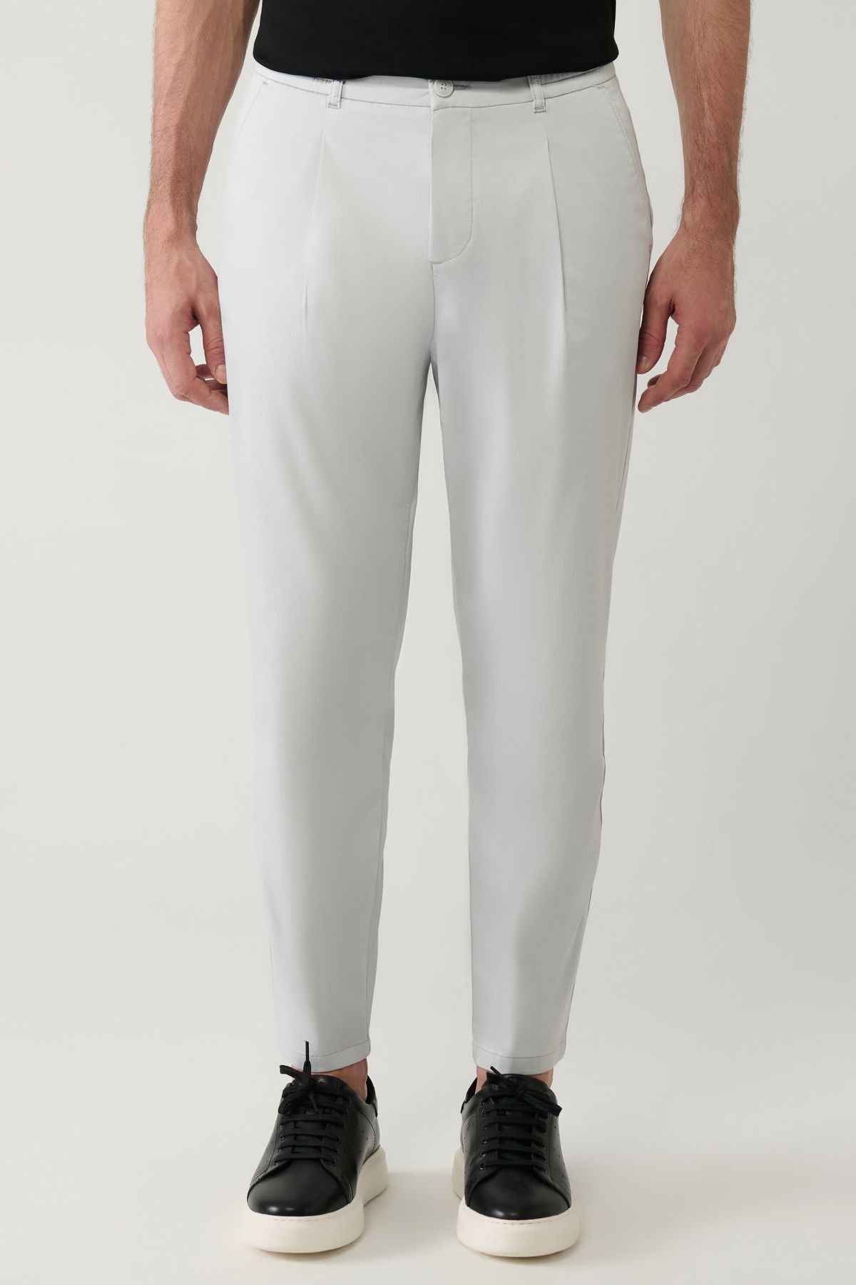 Men's light gray classic waist pants A41y3037