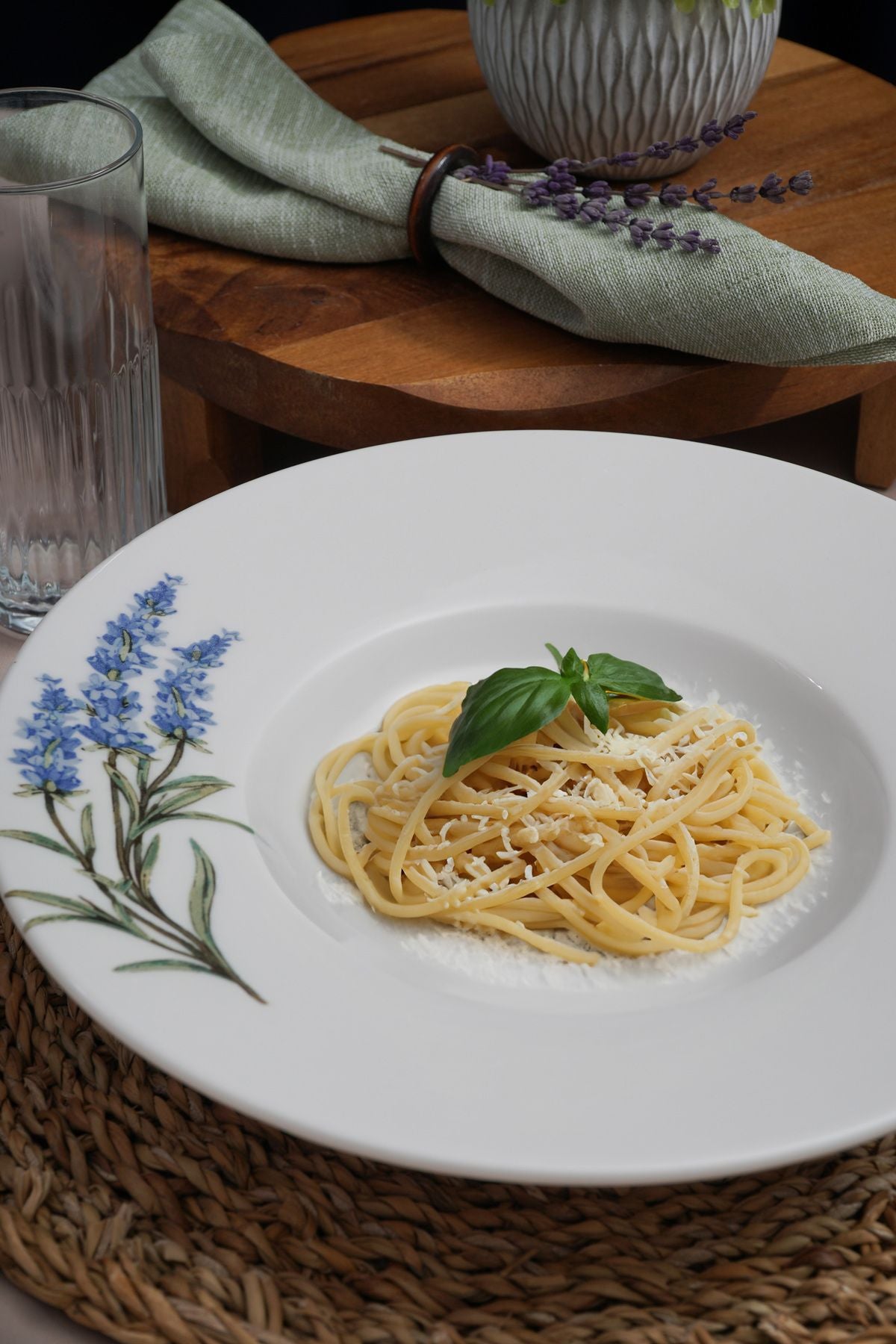 Lavender 28cm porcelain pasta plate