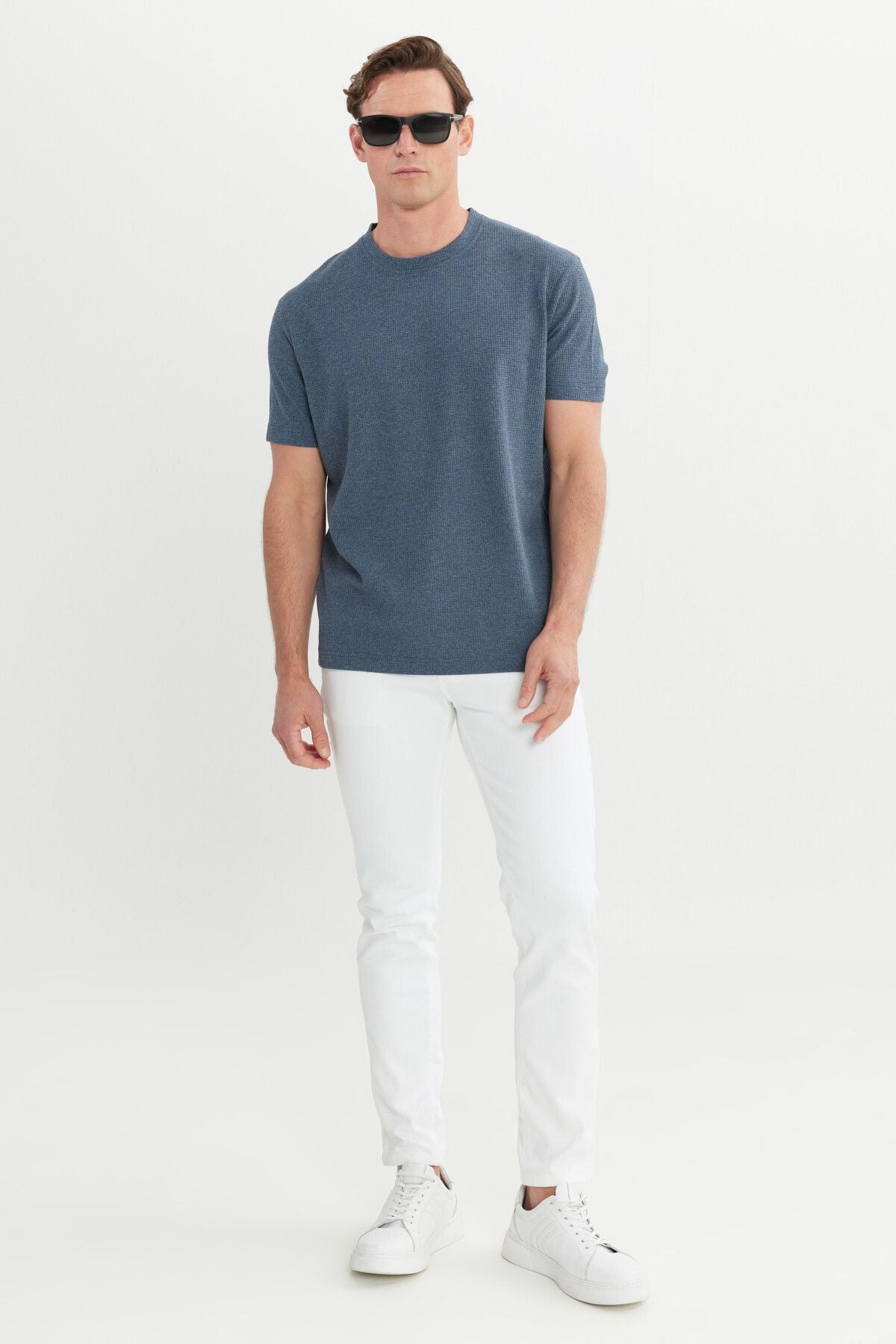 Men's indigo cotton modern fit comfortable cut bicycle collar wafer patterned T -shirt